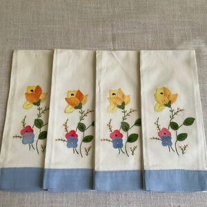 Hand Towels Lot 4 Hand Embroidered Floral Applique 22”x13” Vintage NEW